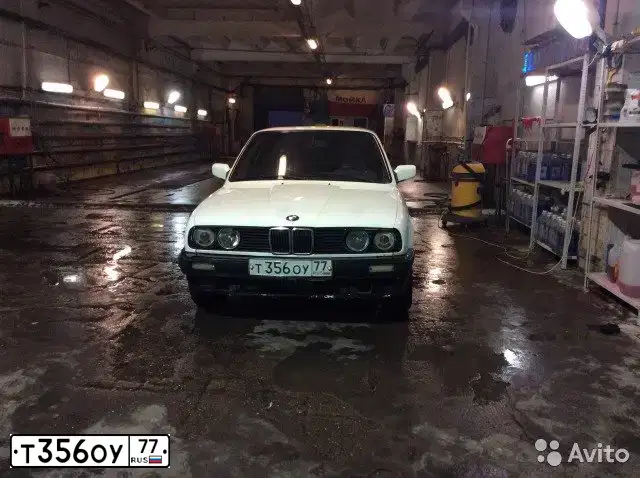Фото автомобиля BMW SERIE 3, 1988 — госномер Т356ОУ77. Цвет: БЕЛЫЙ