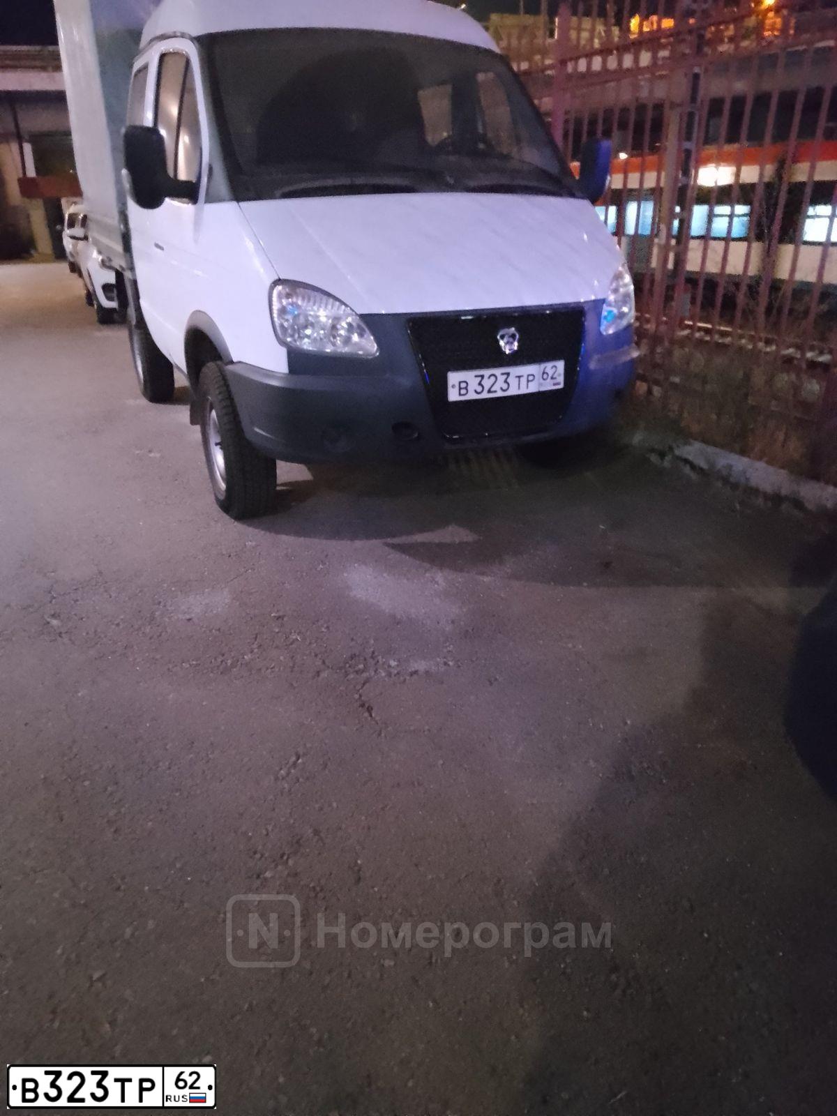 Фото автомобиля GAZ 2310 SOBOL, 2016 — госномер В323ТР62. Цвет: Белый