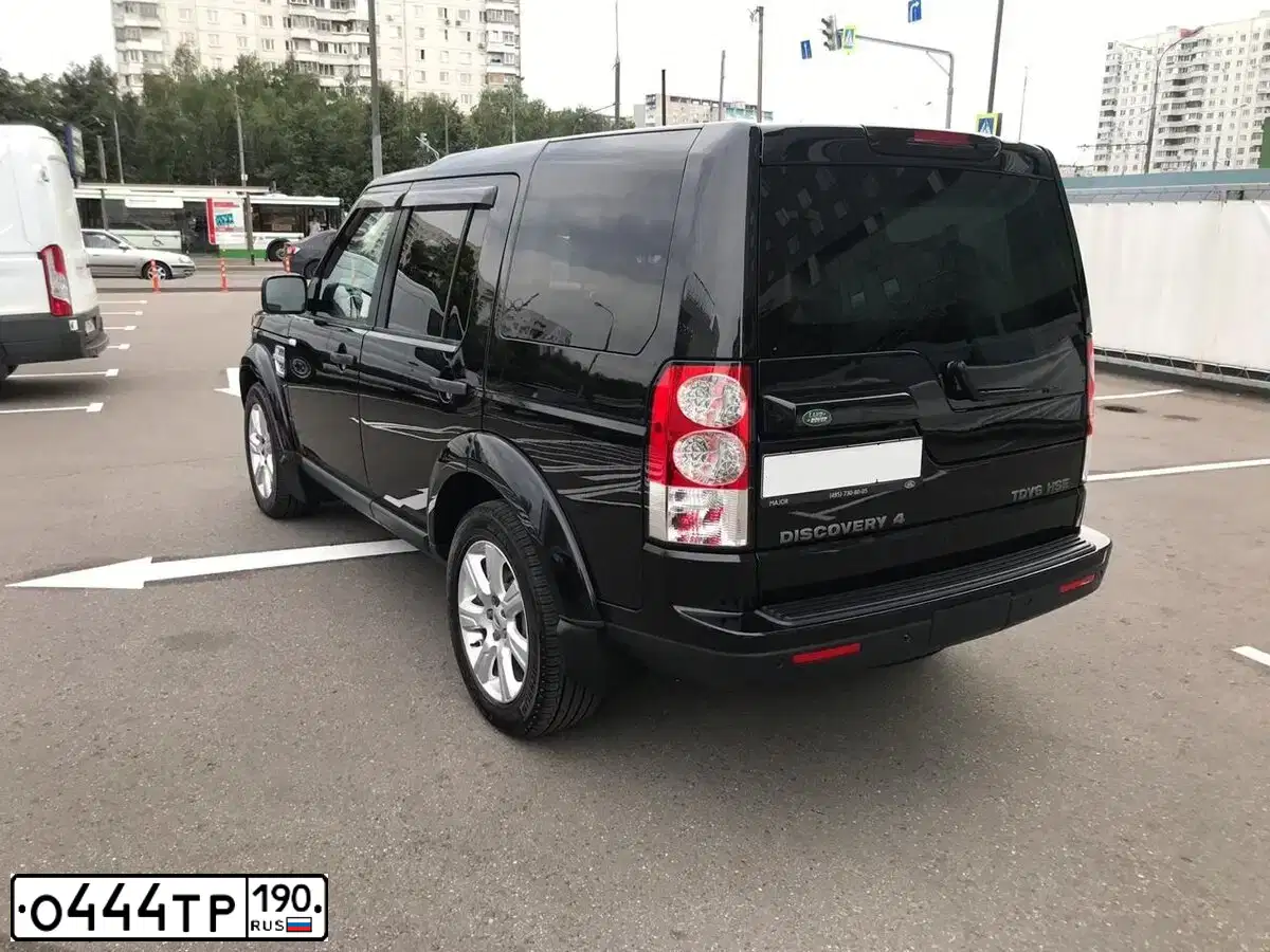 Фото автомобиля LANDROVER DISCOVERY, 2013 — госномер О444ТР190. Цвет: ЧЕРНЫЙ