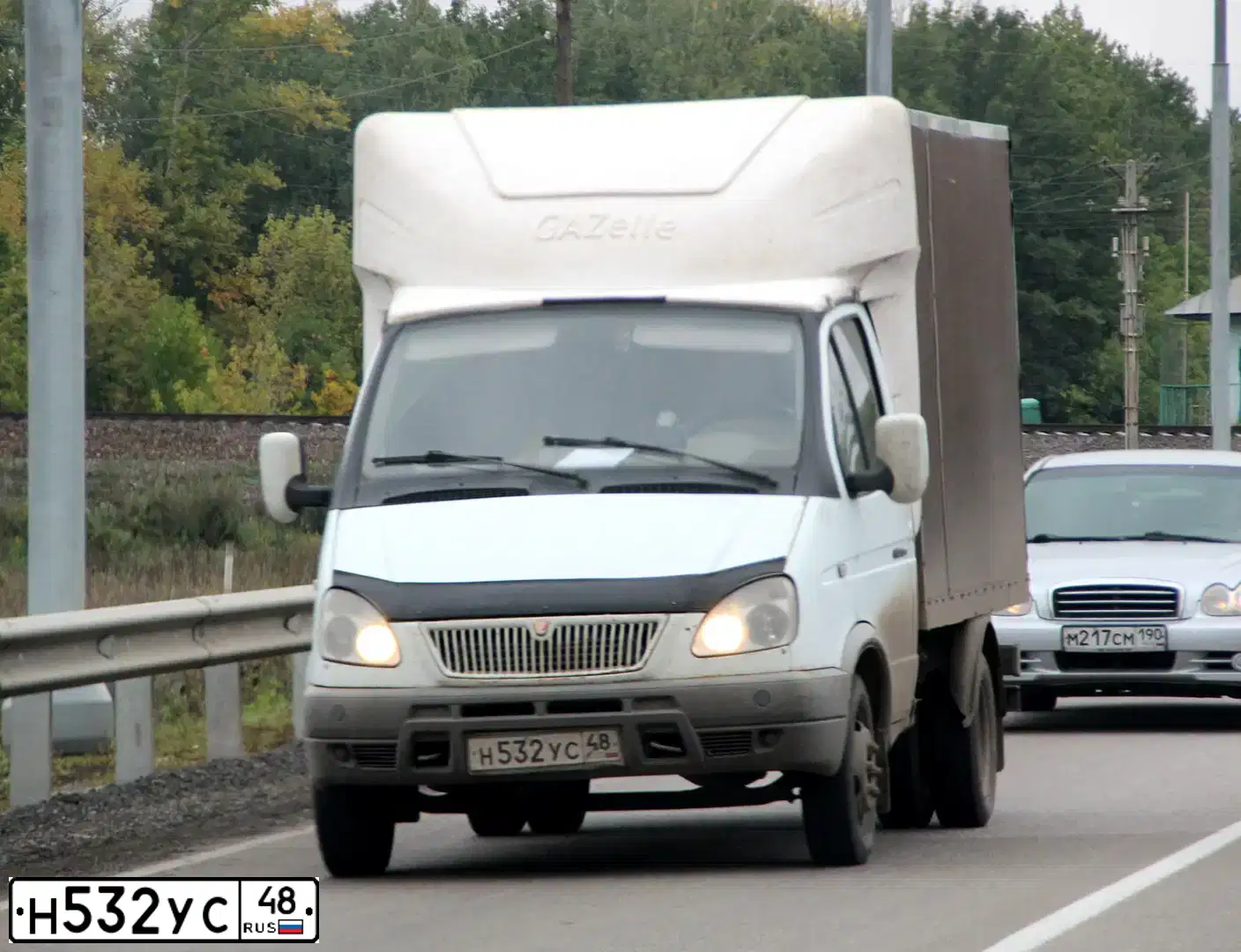 Фото автомобиля MITSUBISHI LANCER, 2005 — госномер Р944МА136. Цвет: Серебристый