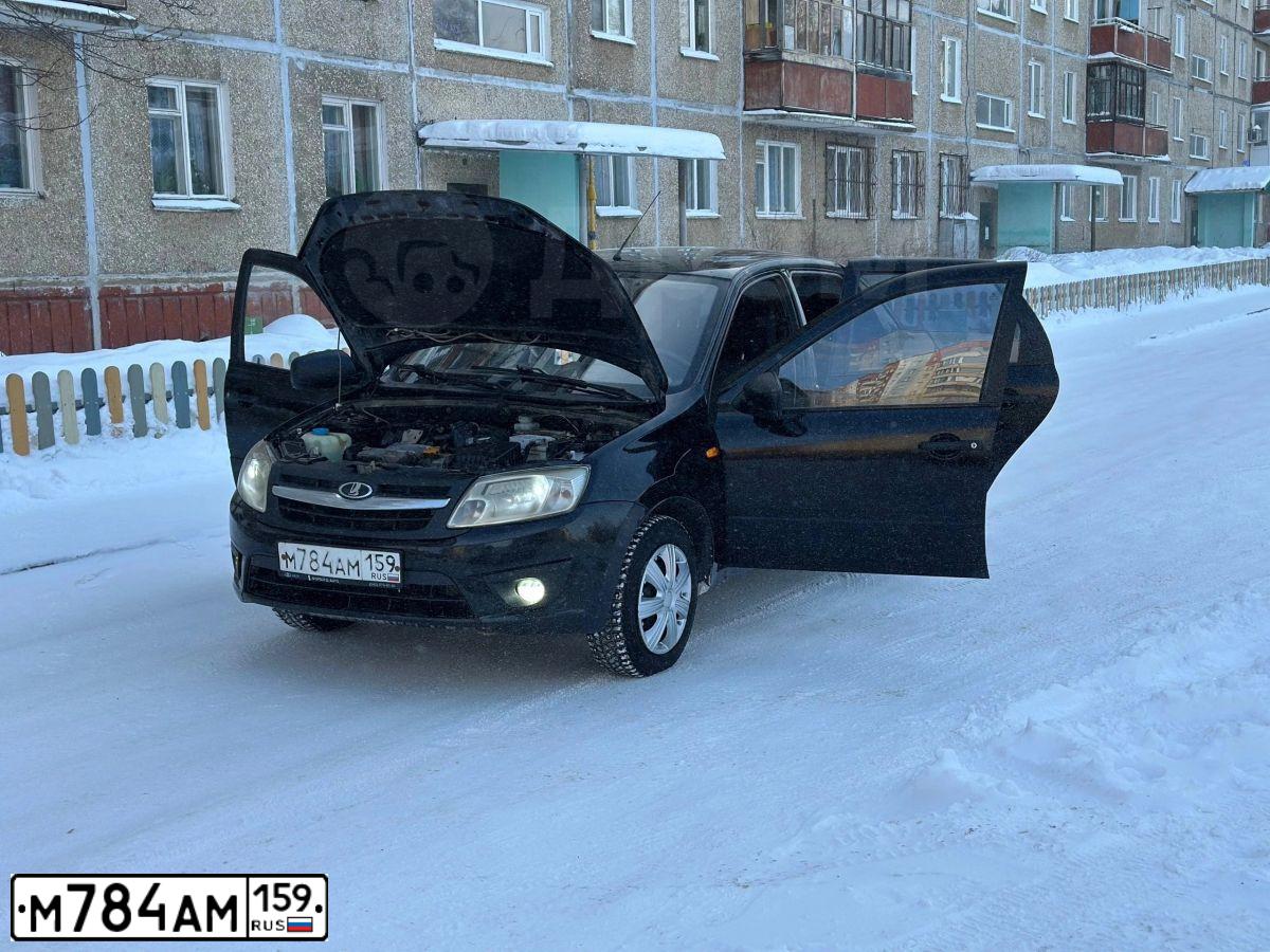 Фото автомобиля LADA 2190 GRANTA, 2016 — госномер М784АМ159. Цвет: ЧЕРНЫЙ