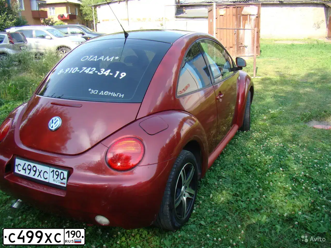 Фото автомобиля VOLKSWAGEN BEETLE, 1999 — госномер С499ХС190. Цвет: ВИШНЕВЫЙ