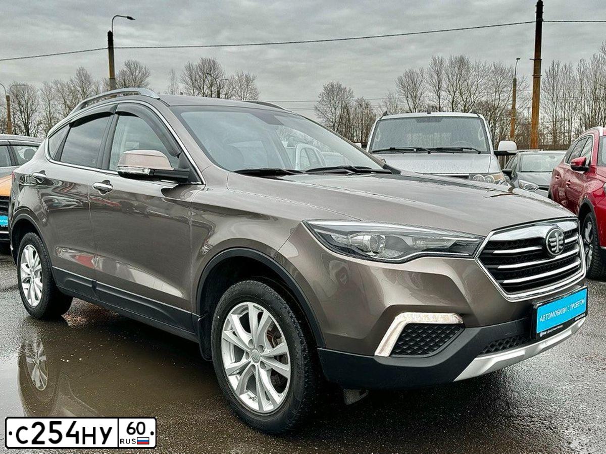 Фото автомобиля FAW BESTURN X80, 2019 — госномер Т339АК198. Цвет: КОРИЧНЕВЫЙ