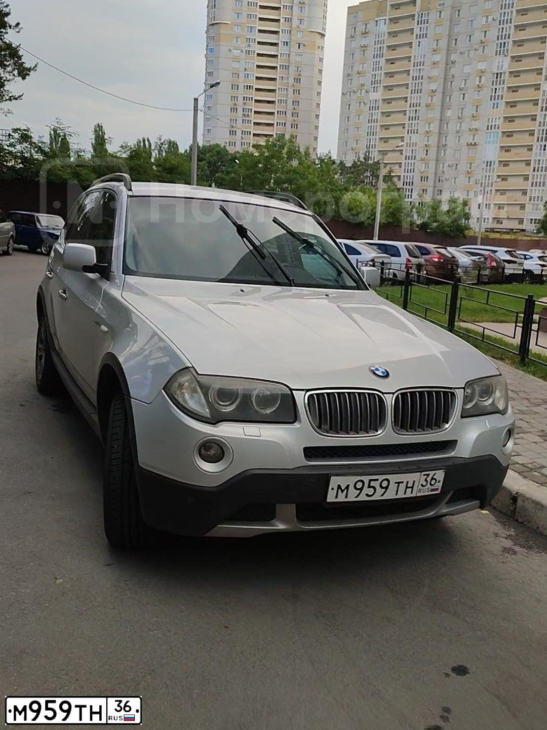 Фото автомобиля BMW X3, 2007 — госномер О201МО136. Цвет: Серебристый