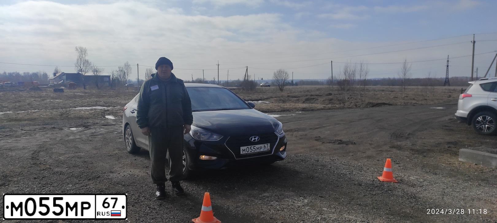 Фото автомобиля HYUNDAI SOLARIS, 2019 — госномер М055МР67. Цвет: ЧЕРНЫЙ