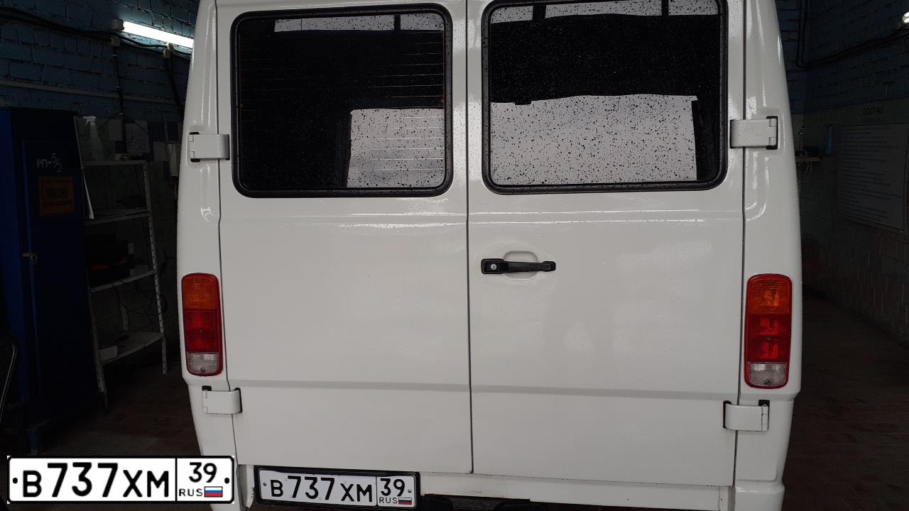 Фото автомобиля MERCEDES SPRINTER, 1988 — госномер В737ХМ39. Цвет: Белый