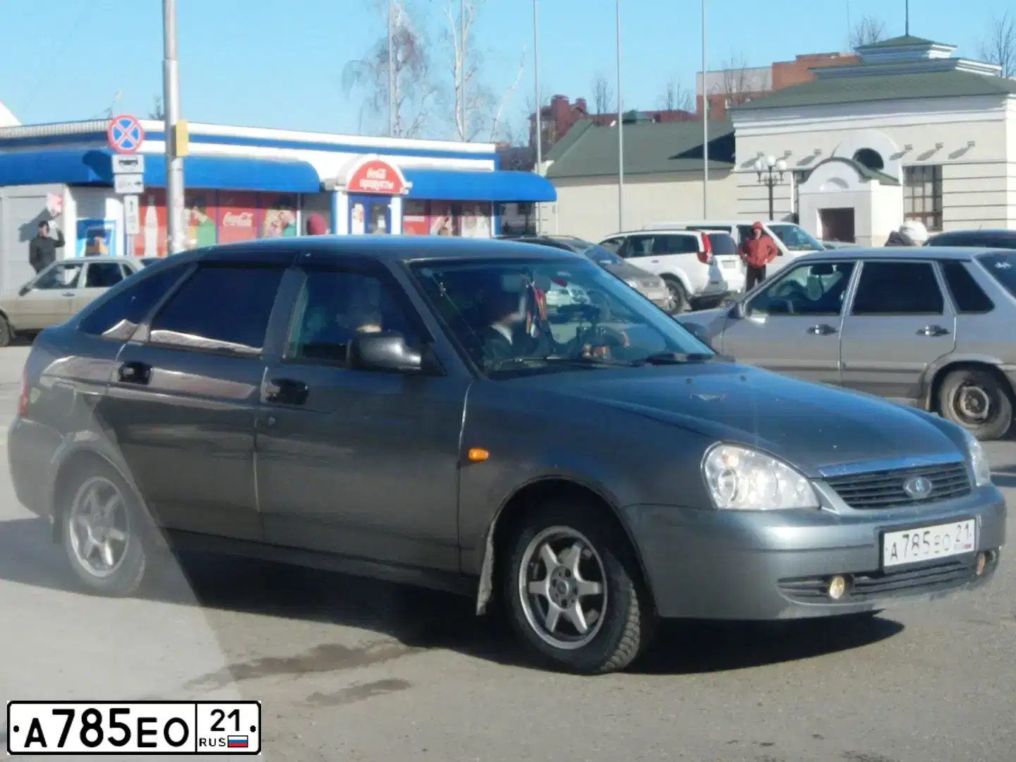 Фото автомобиля LADA 2172 PRIORA, 2008 — госномер Е072ТК21. Цвет: СРЕДНИЙ СЕРО-ЗЕЛЕНЫЙ МЕТ.