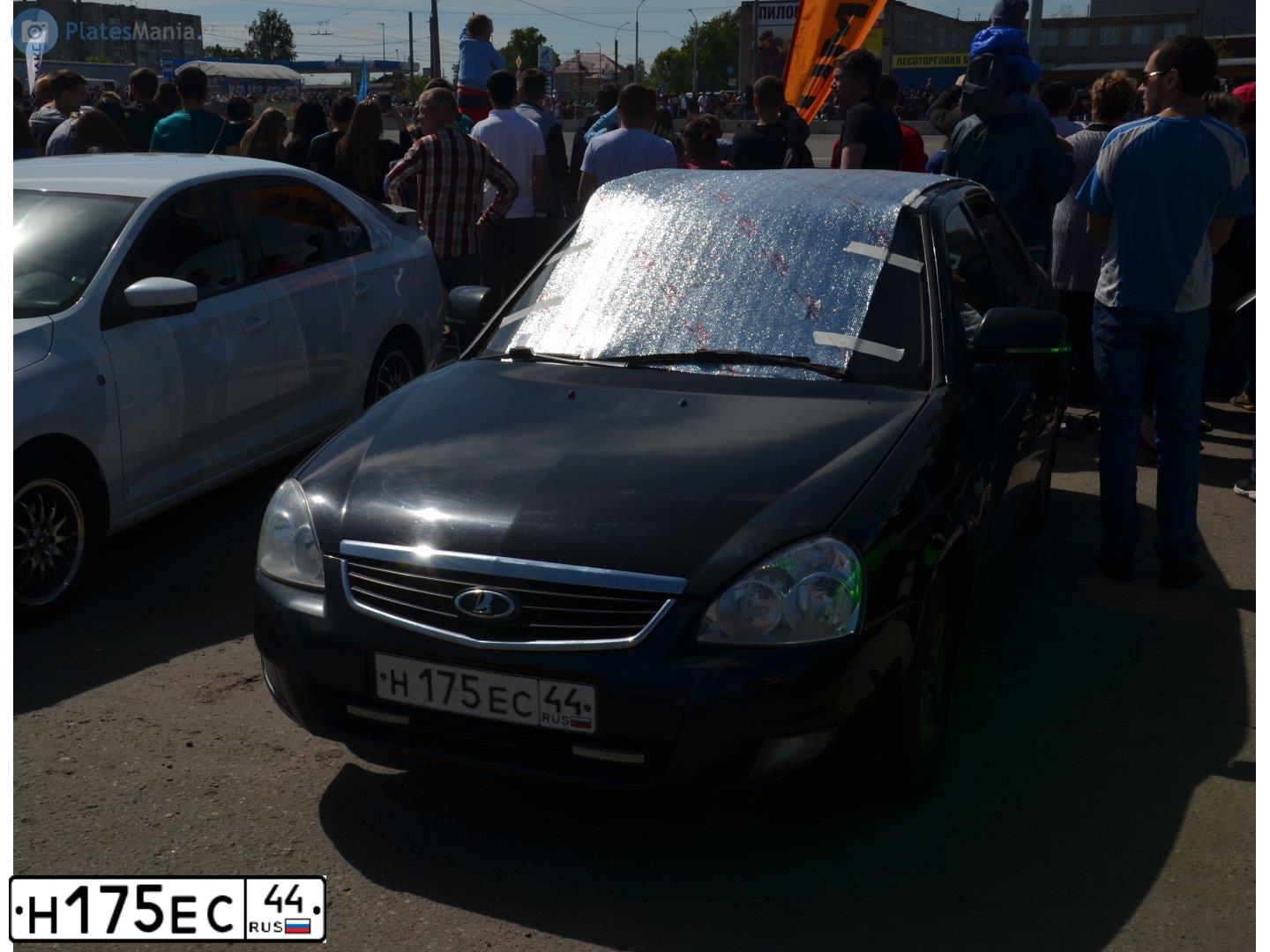 Фото автомобиля LADA 2172 PRIORA, 2009 — госномер А573РК67. Цвет: Сине-Черный
