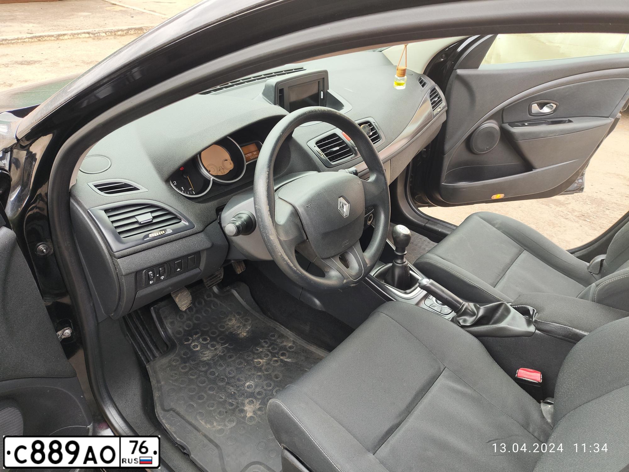 Фото автомобиля RENAULT MEGANE /GRAND/ SCENIC, 2011 — госномер В326ТС37