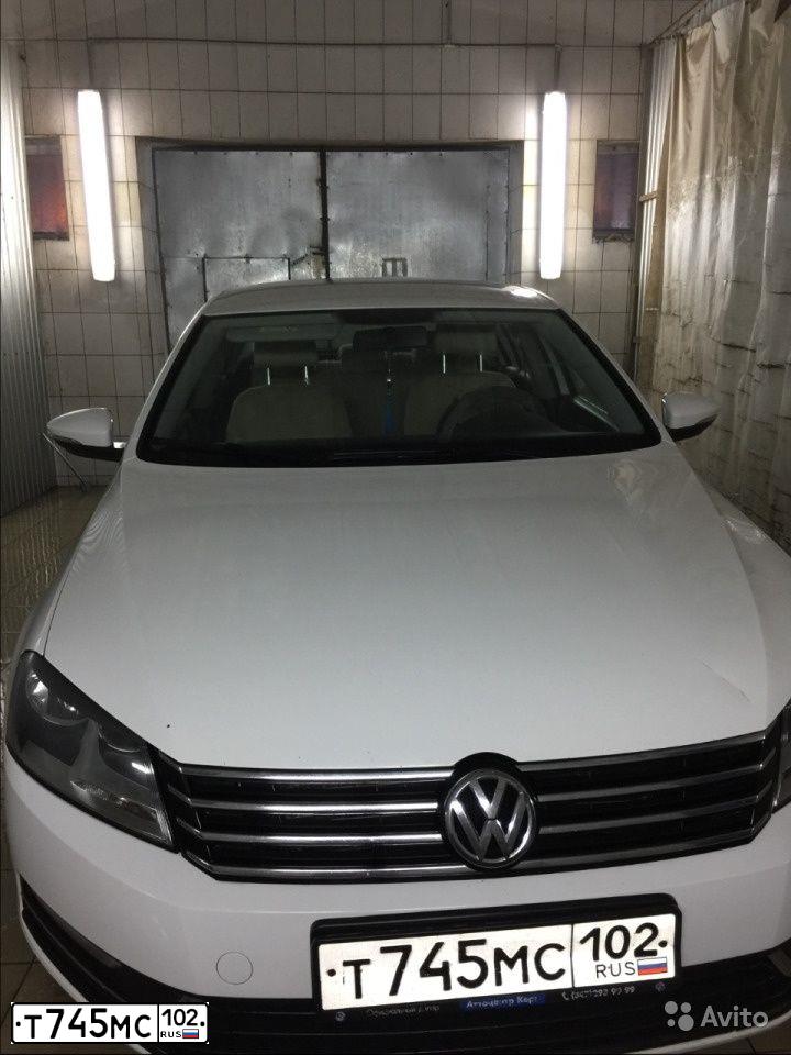 Фото автомобиля VOLKSWAGEN PASSAT, 2011 — госномер Т745МС102. Цвет: БЕЛЫЙ