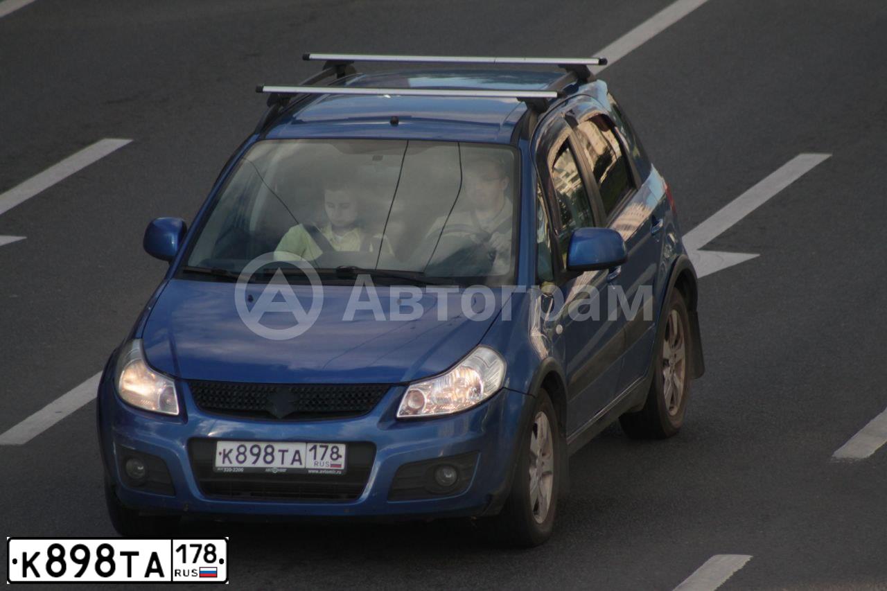 Фото автомобиля SUZUKI SX 4, 2011 — госномер К898ТА178. Цвет: СИНИЙ