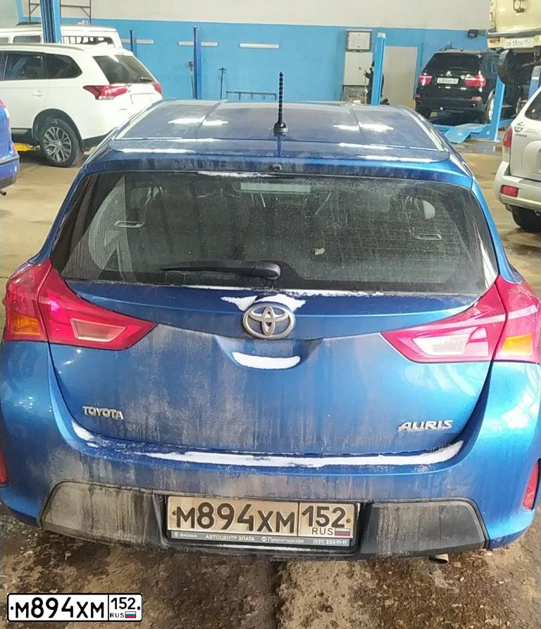 Фото автомобиля TOYOTA AURIS, 2013 — госномер М894ХМ152. Цвет: СИНИЙ