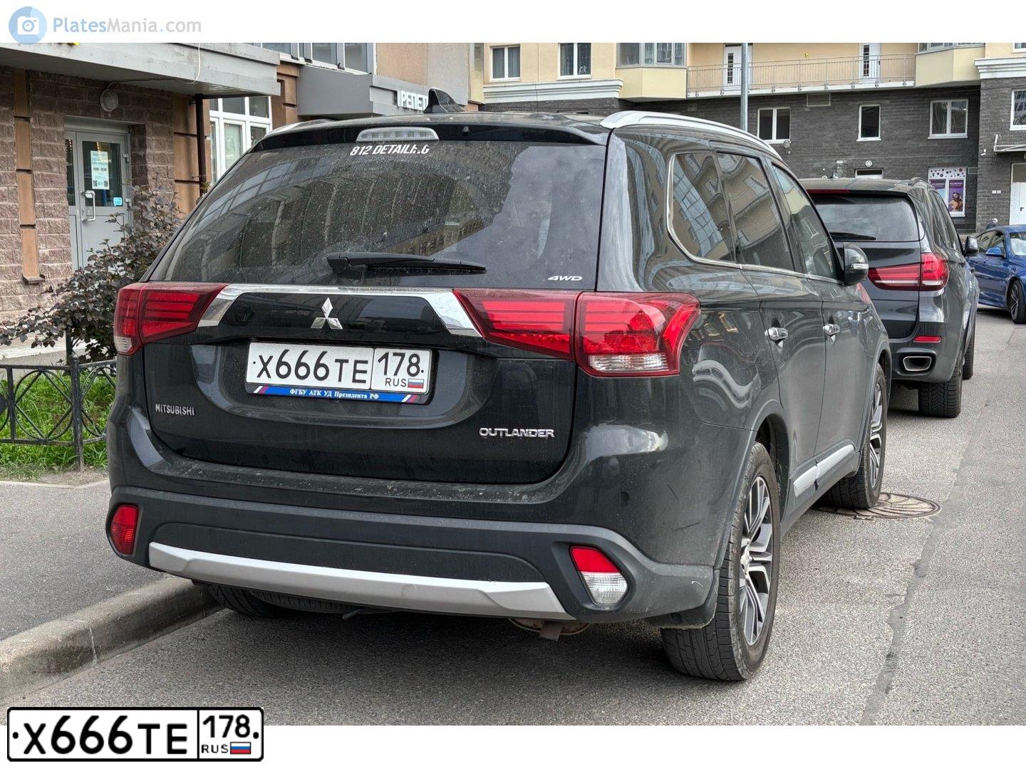 Фото автомобиля MITSUBISHI OUTLANDER, 2017 — госномер Х666ТЕ178. Цвет: ЧЕРНЫЙ