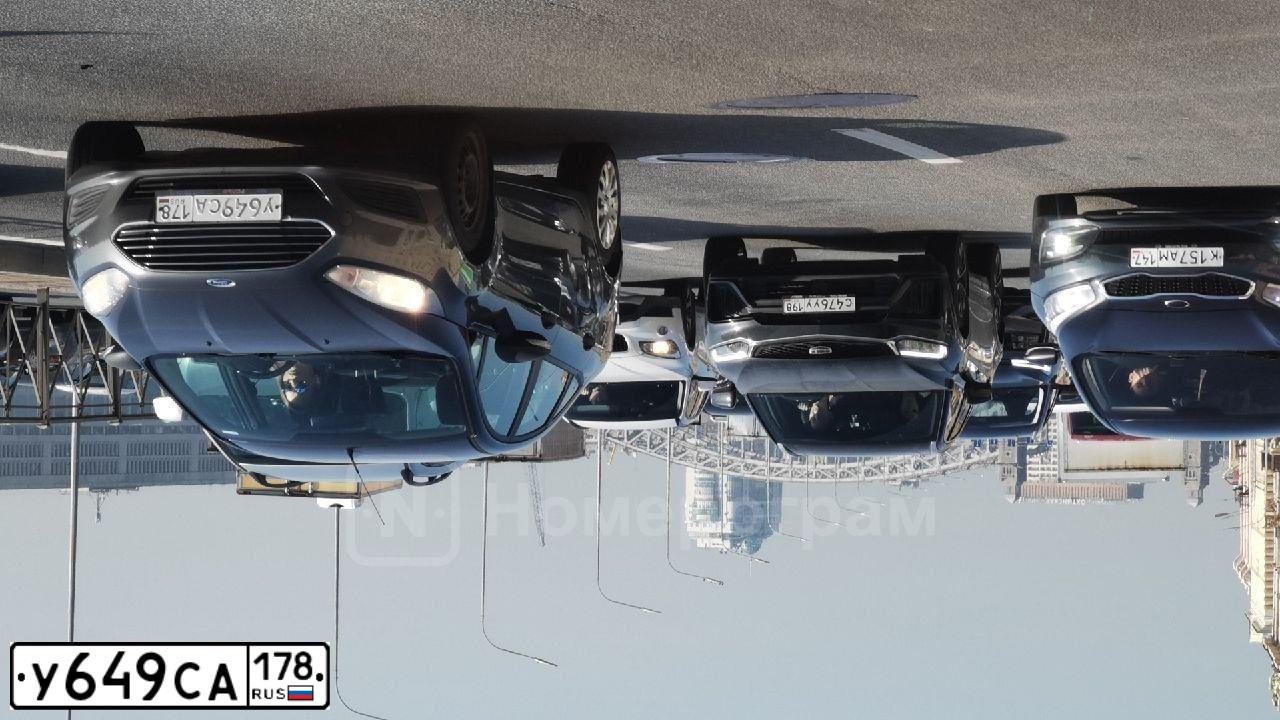 Фото автомобиля FORD FIESTA, 2016 — госномер Е147ОА147. Цвет: Серый