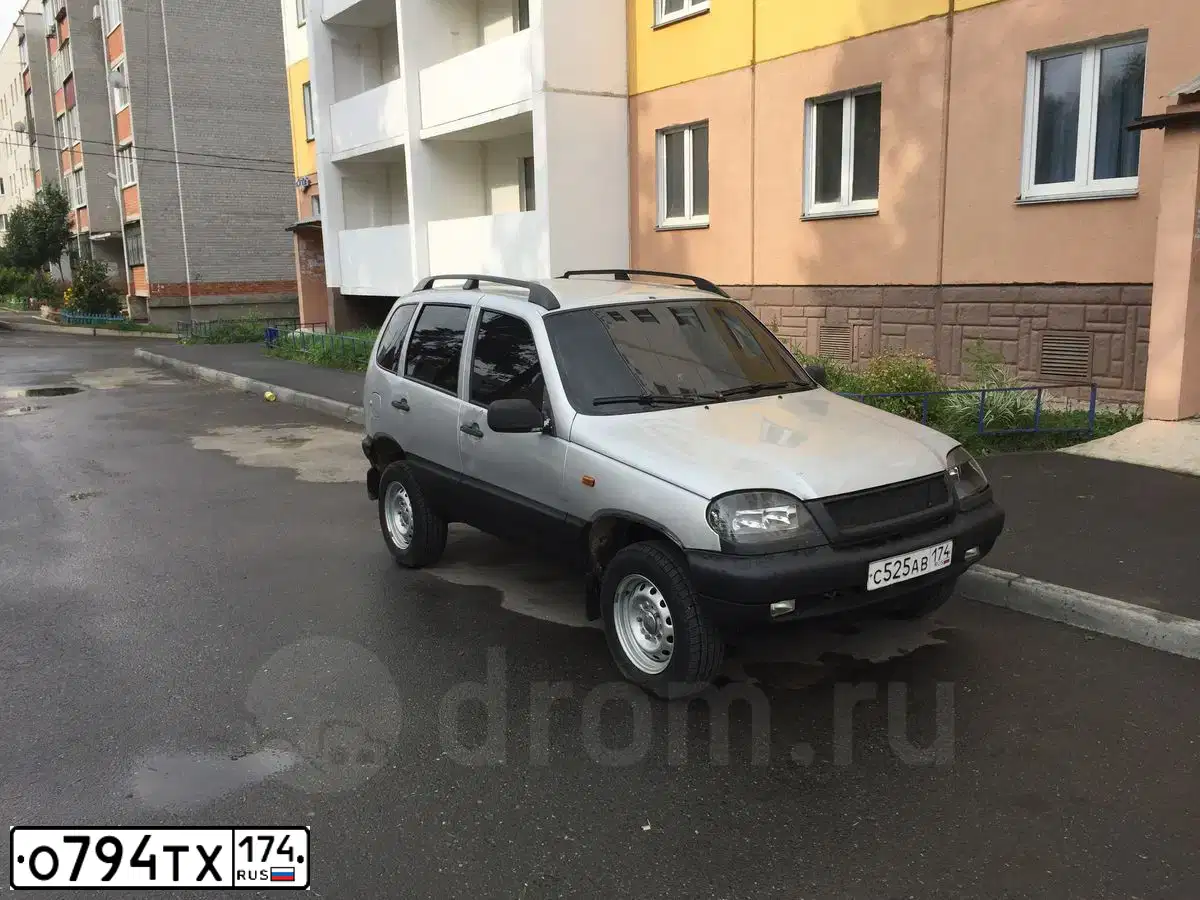 Фото автомобиля FORD FOCUS, 2012 — госномер А685РВ702. Цвет: Белый