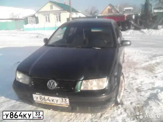 Фото автомобиля VOLKSWAGEN BORA, 2002 — госномер О272АА250. Цвет: Темно-зеленый