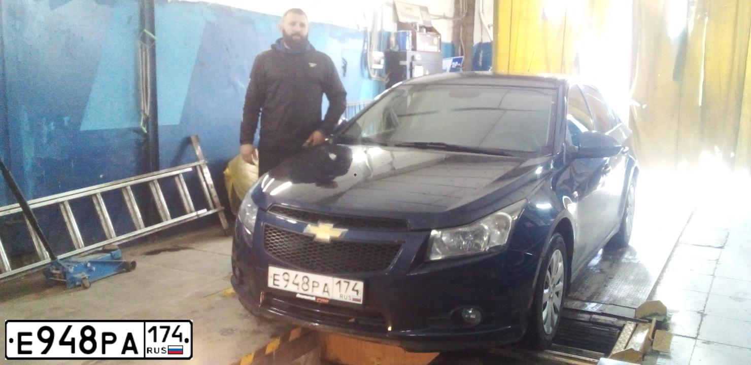 Фото автомобиля CHEVROLET CRUZE, 2011 — госномер Т910ВН196. Цвет: синий