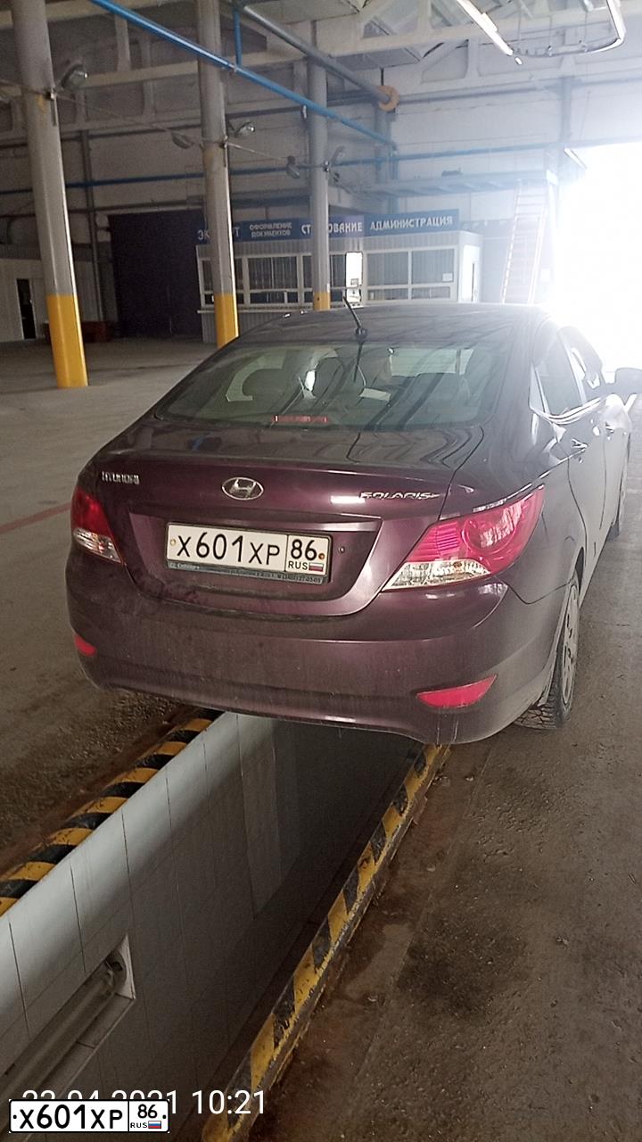 Фото автомобиля HYUNDAI SOLARIS, 2012 — госномер К171ОЕ45. Цвет: ФИОЛЕТОВЫЙ