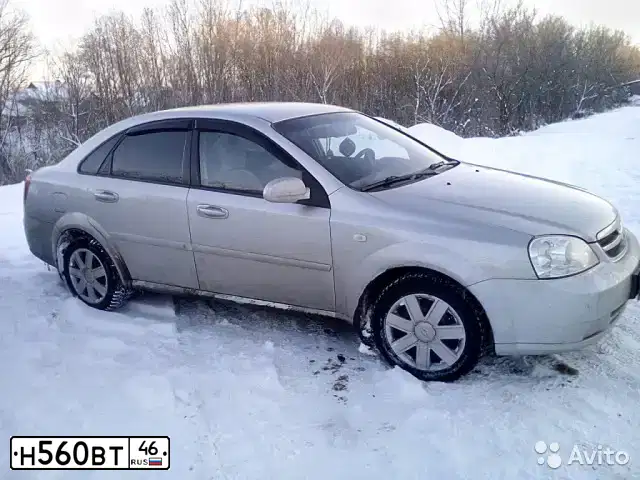 Фото автомобиля CHEVROLET LACETTI, 2008 — госномер Н560ВТ46. Цвет: СЕРЕБРИСТЫЙ