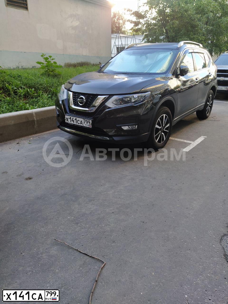Фото автомобиля NISSAN X-TRAIL, 2020 — госномер Х141СА799. Цвет: ЗЕЛЕНЫЙ