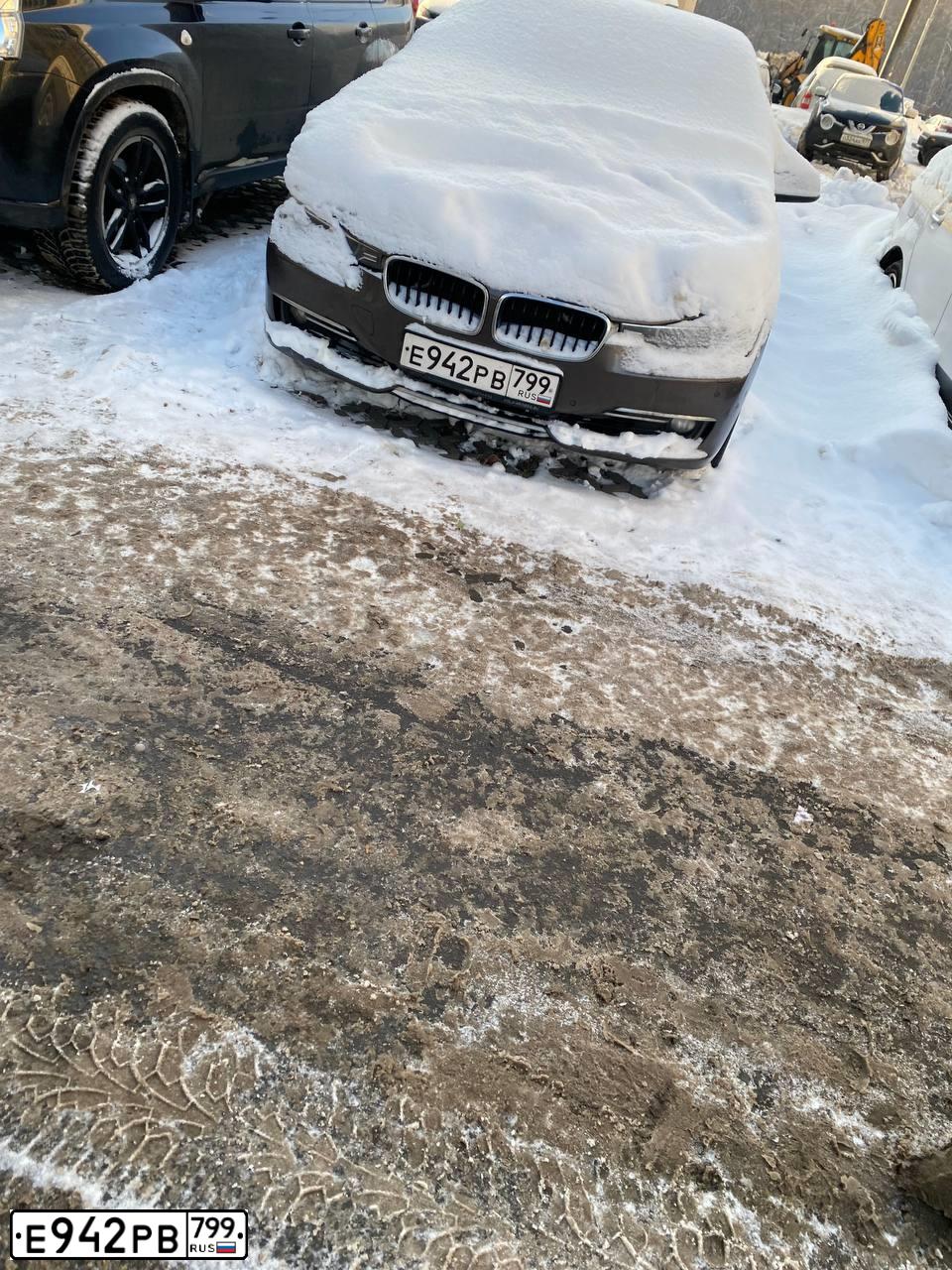 Фото автомобиля BMW W SERIE 3, 2013 — госномер Е942РВ799. Цвет: ТЕМНО-БЕЖЕВЫЙ