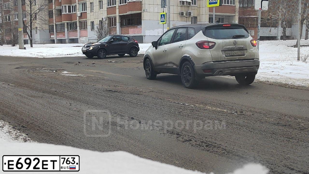 Фото автомобиля AUDI TT, 2007 — госномер С096ЕО58. Цвет: ЧЕРНЫЙ