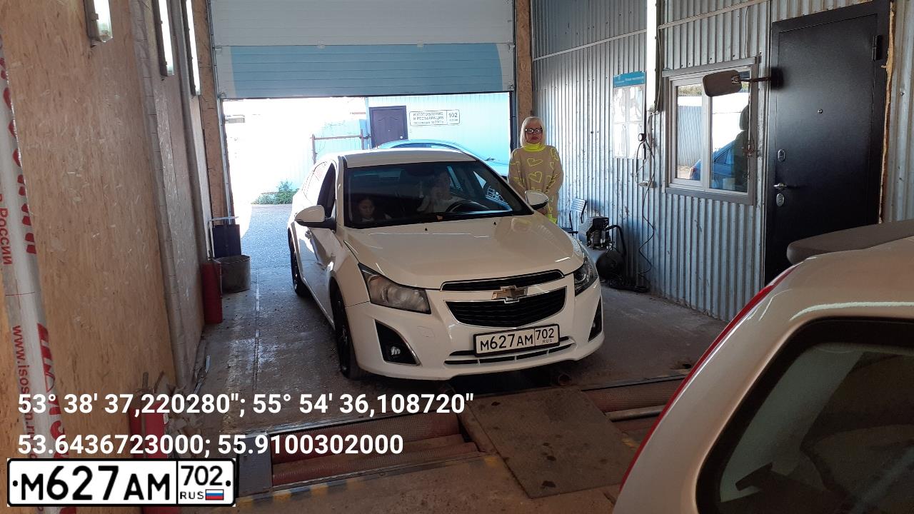 Фото автомобиля CHEVROLET CRUZE, 2013 — госномер М627АМ702. Цвет: Белый