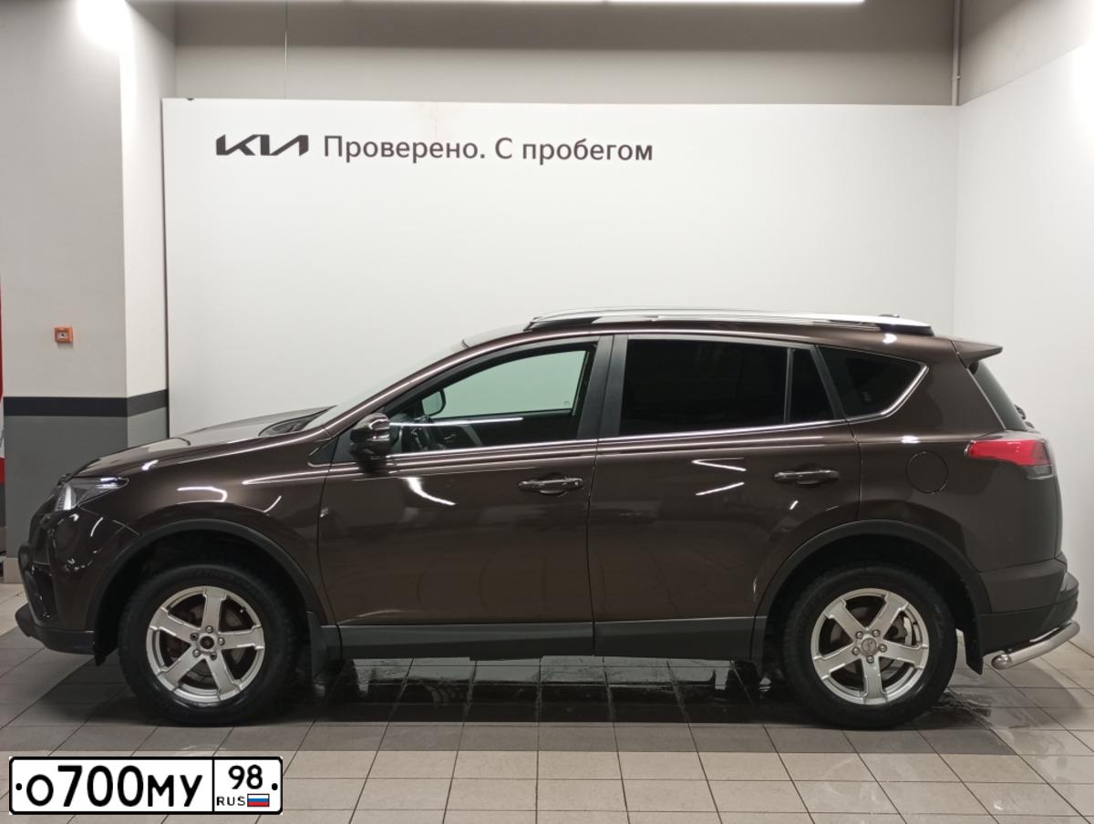 Фото автомобиля TOYOTA RAV4, 2019 — госномер О700МУ98. Цвет: СЕРО-КОРИЧНЕВЫЙ МЕТАЛЛИК