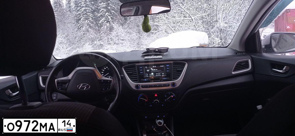 Фото автомобиля HYUNDAI SOLARIS, 2017 — госномер Т573АХ31. Цвет: СЕРЕБРИСТЫЙ