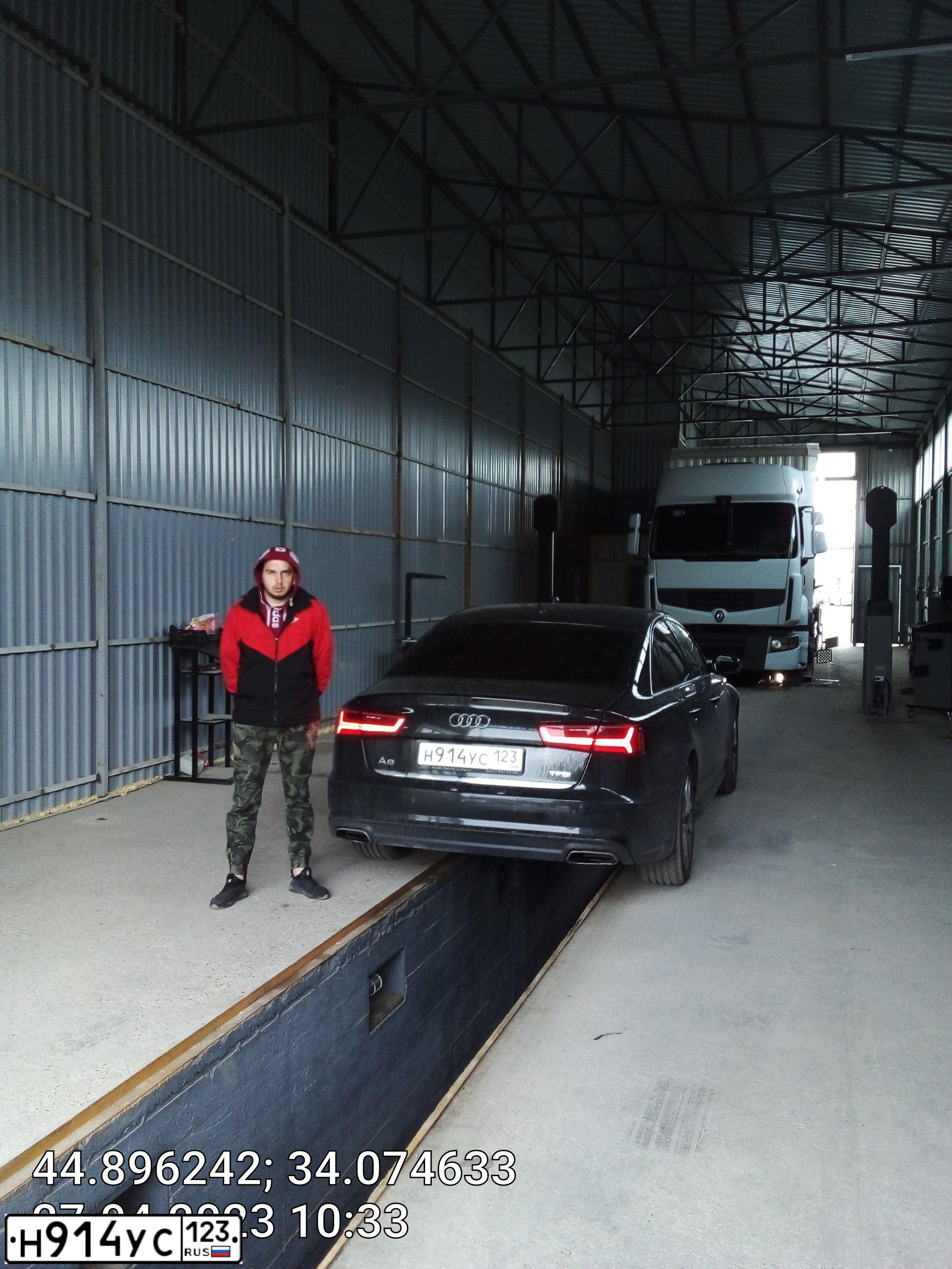 Фото автомобиля AUDI A6, 2016 — госномер В632СХ126. Цвет: ЧЕРНЫЙ