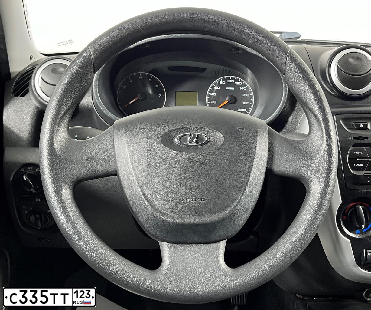 Фото автомобиля LADA 2190 GRANTA, 2018 — госномер В207ОТ193. Цвет: БЕЛЫЙ