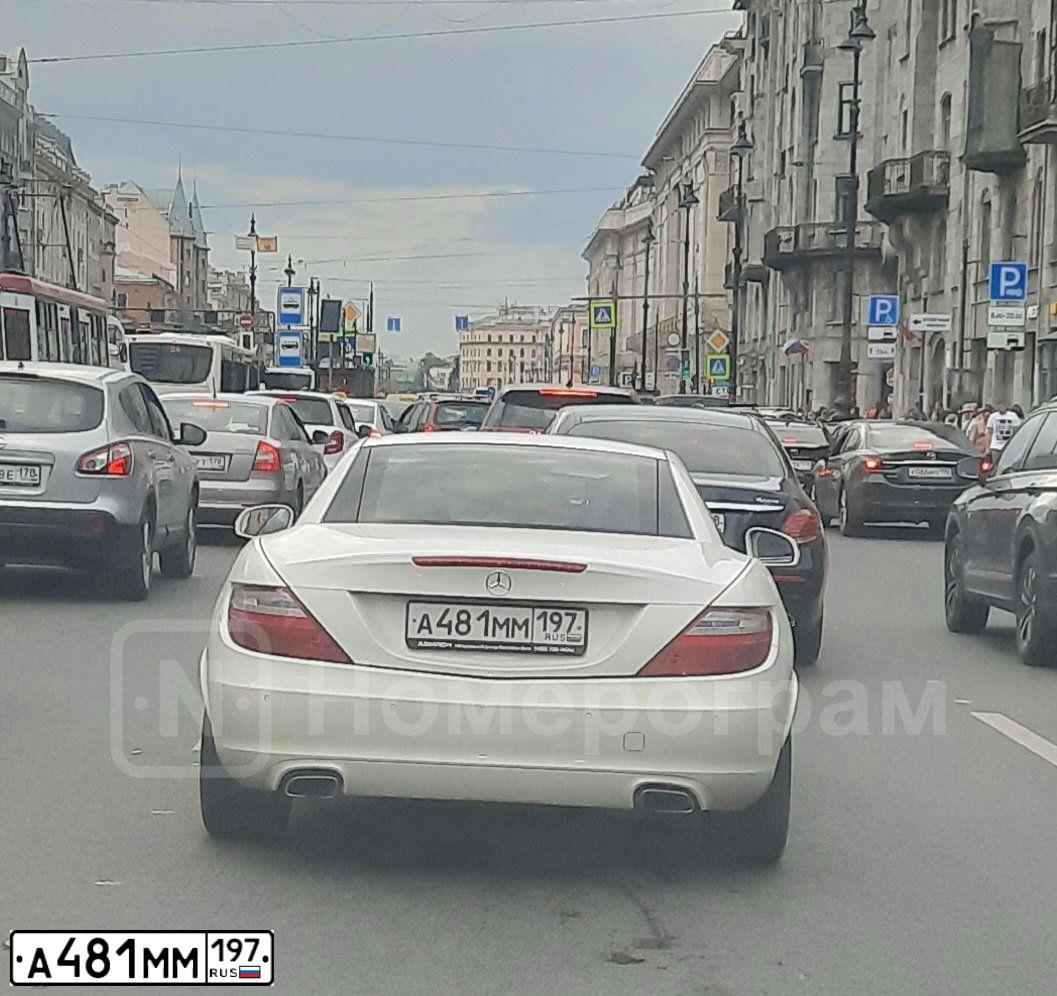 Фото автомобиля MERCEDES SLK-KLASSE, 2012 — госномер А481ММ197. Цвет: БЕЛЫЙ