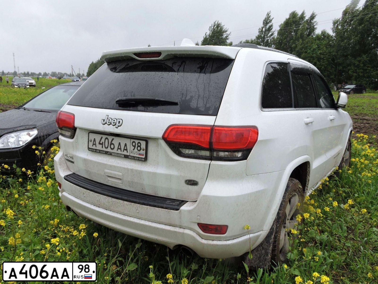 Фото автомобиля JEEP GRAND CHEROKEE, 2014 — госномер А406АА98. Цвет: Белый