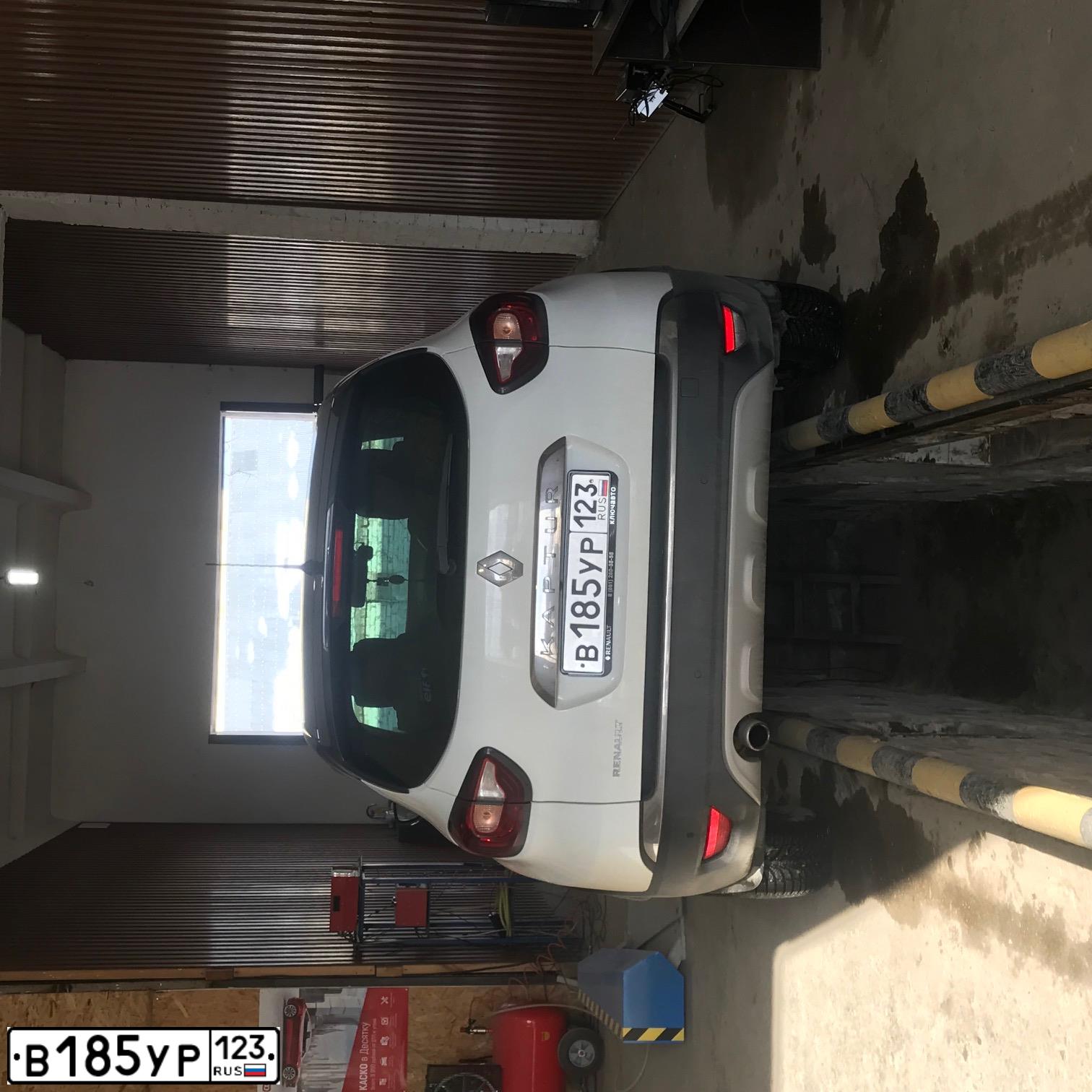 Фото автомобиля RENAULT KAPTUR, 2018 — госномер О128ТТ29. Цвет: Белый