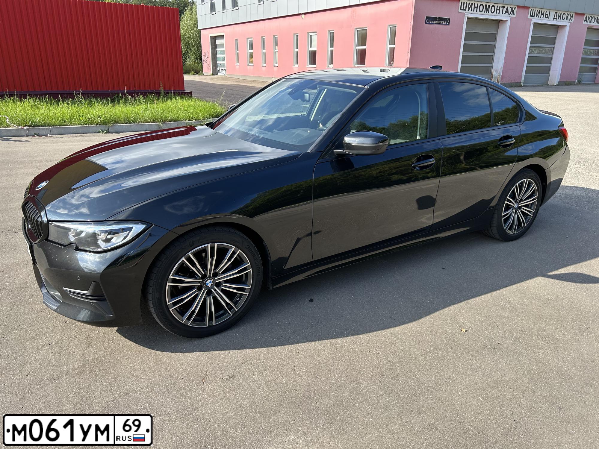Фото автомобиля BMW SERIE 3, 2020 — госномер М061УМ69. Цвет: ЧЕРНЫЙ