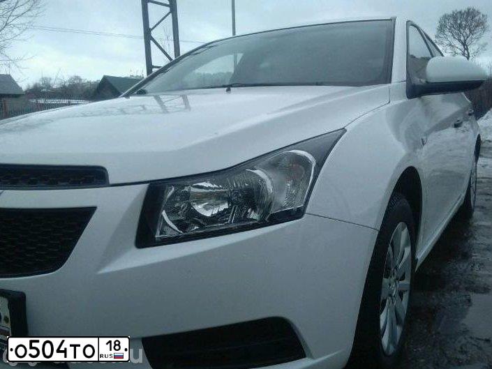 Фото автомобиля CHEVROLET CRUZE, 2012 — госномер О504ТО18. Цвет: БЕЛЫЙ