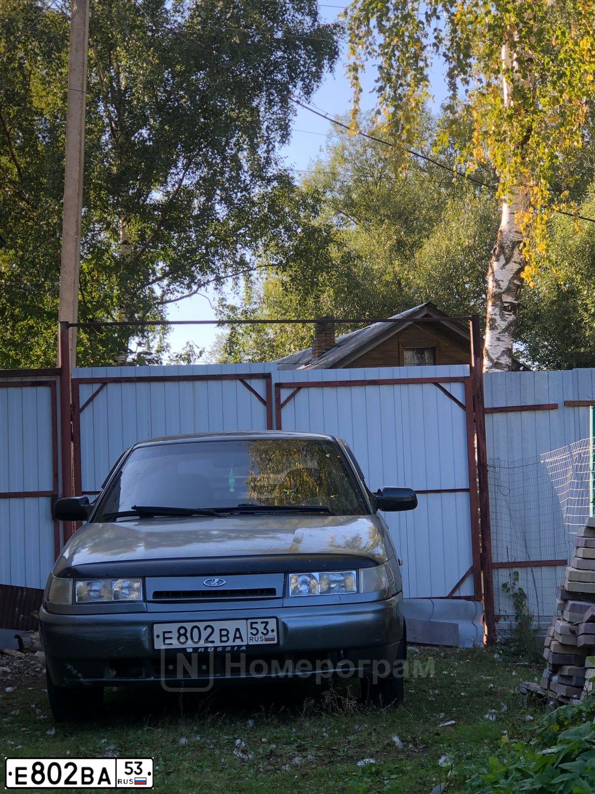 Фото автомобиля LADA 2112, 2002 — госномер Т312НР39. Цвет: СЕРО-ЗОЛОТИСТЫЙ
