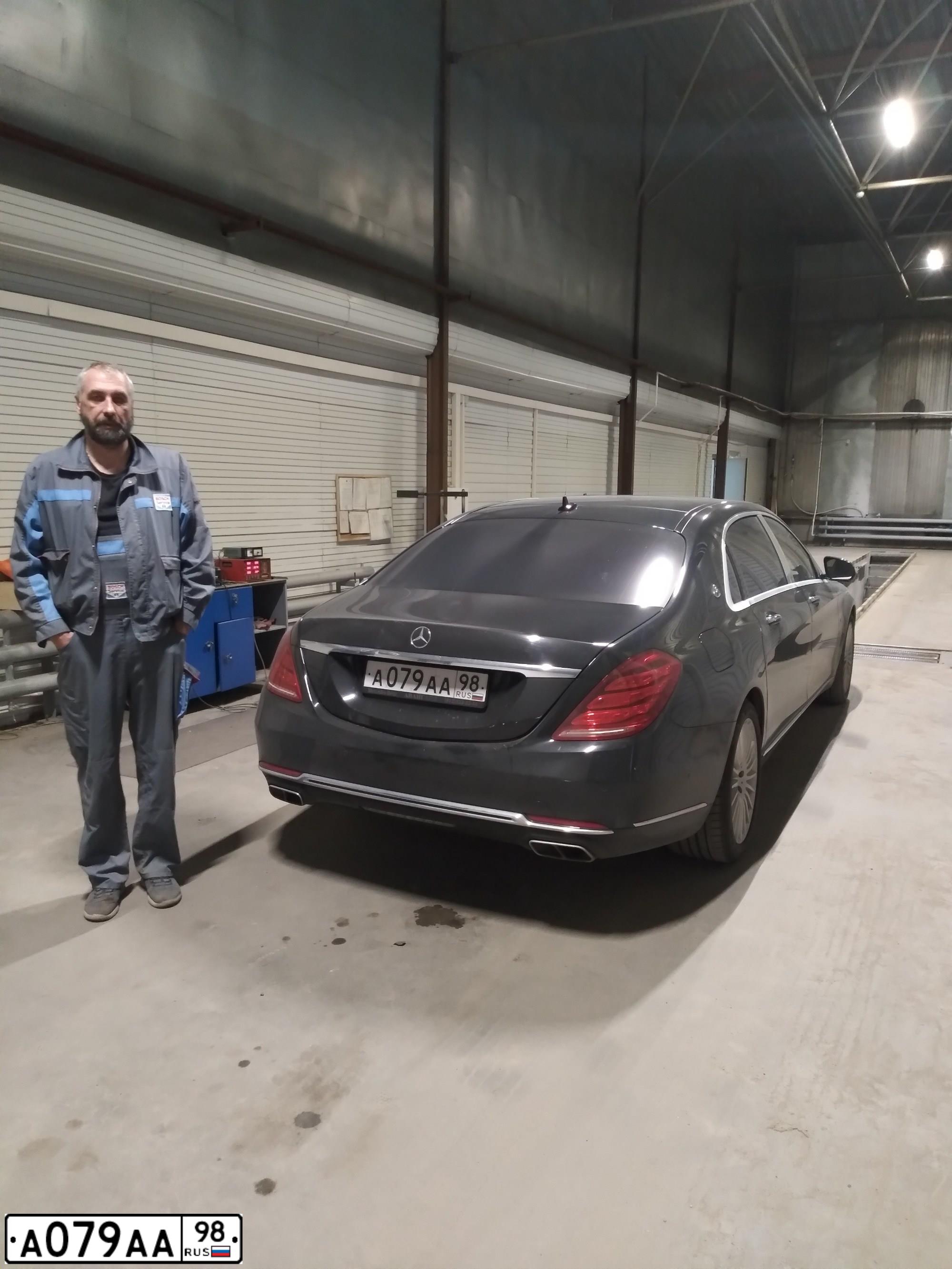 Фото автомобиля MERCEDES-BENZ S400, 2015 — госномер У592ЕТ198. Цвет: ЧЕРНЫЙ