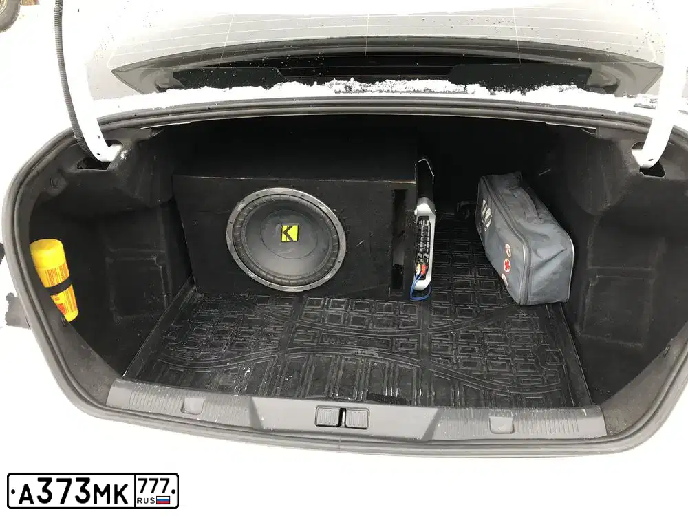 Фото автомобиля CITROEN C4, 2014 — госномер А373МК777. Цвет: БЕЛЫЙ