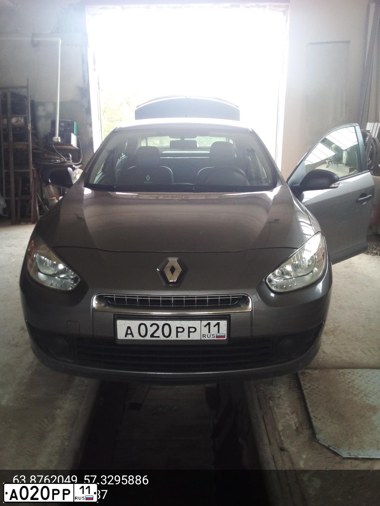 Фото автомобиля RENAULT Fluence, 2010 — госномер А020РР11