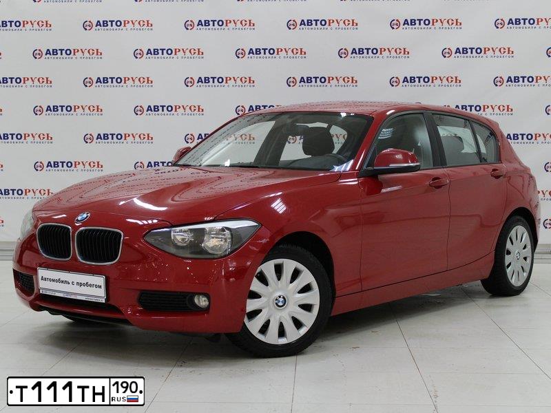 Фото автомобиля BMW SERIE 1, 2012 — госномер Т111ТН190. Цвет: КРАСНЫЙ