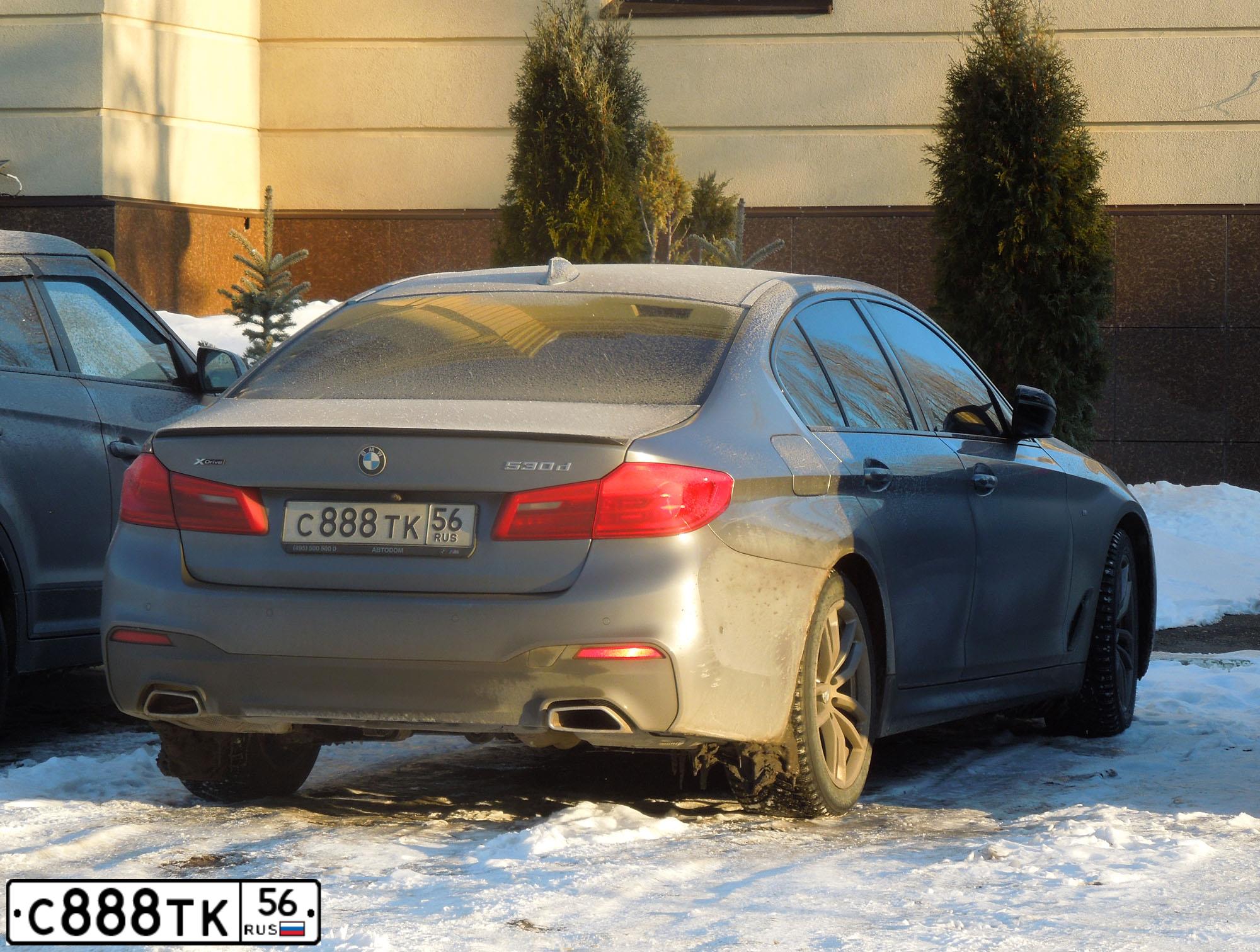 Фото автомобиля BMW 530D, 2018 — госномер Р388ЕХ977. Цвет: Серый