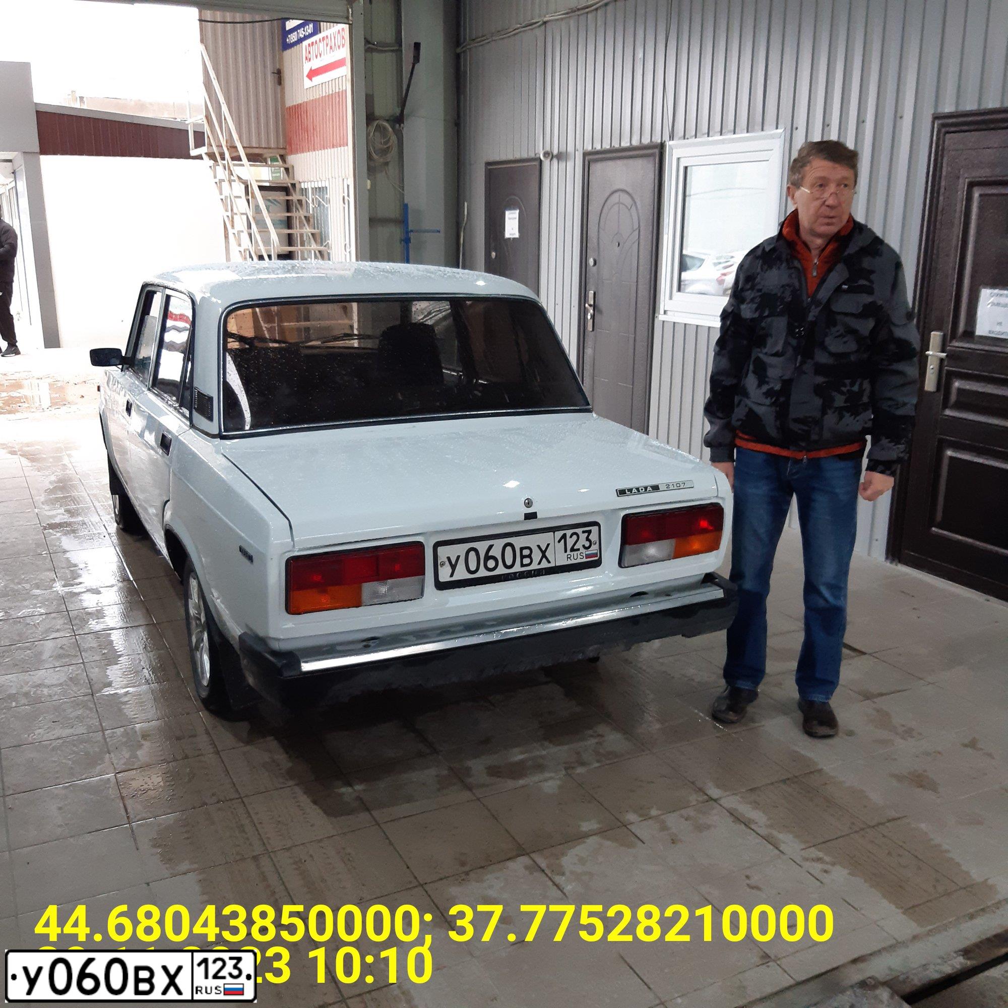 Фото автомобиля LADA 2107, 2006 — госномер М101ТТ82. Цвет: ЯРКО-БЕЛЫЙ