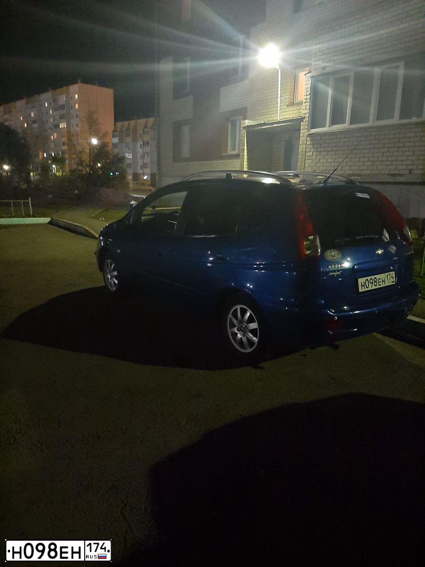 Фото автомобиля CHEVROLET REZZO, 2006 — госномер Н098ЕН174. Цвет: синий