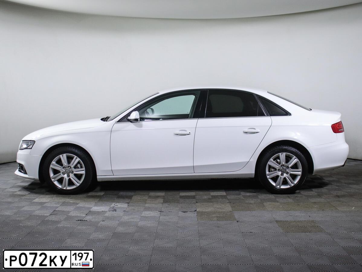 Фото автомобиля AUDI A4, 2011 — госномер Р072КУ197. Цвет: Белый