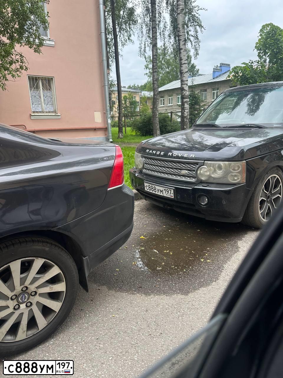 Фото автомобиля TOYOTA CAMRY, 2012 — госномер С888УМ197. Цвет: БЕЛЫЙ