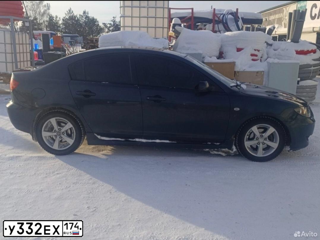Фото автомобиля MAZDA 3, 2004 — госномер У332ЕХ174. Цвет: Темно-зеленый