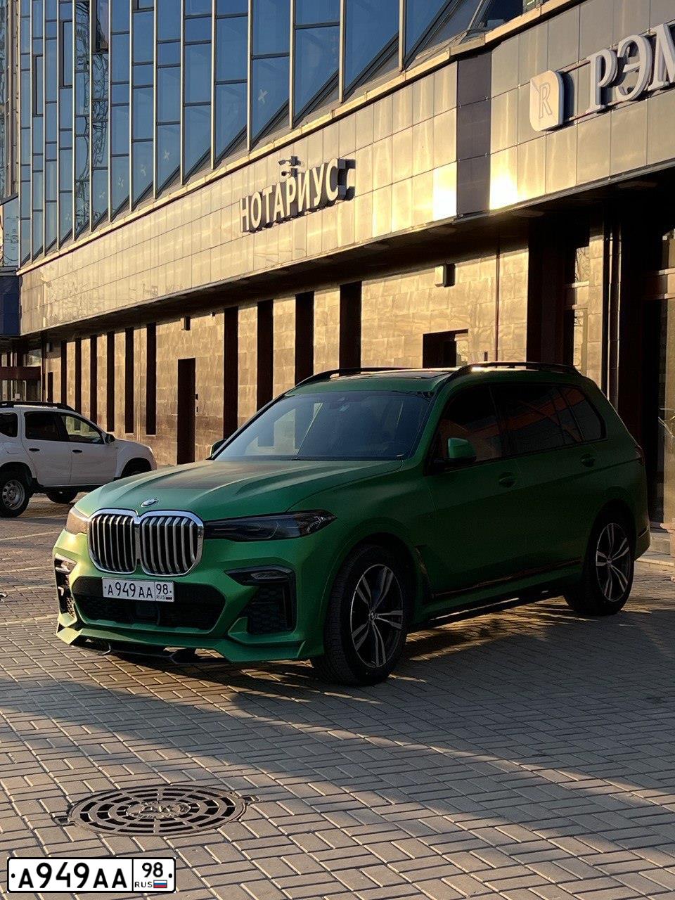 Фото автомобиля LANDROVER RANGE ROVER SPORT, 2012 — госномер А949АА98. Цвет: сине-зеленый