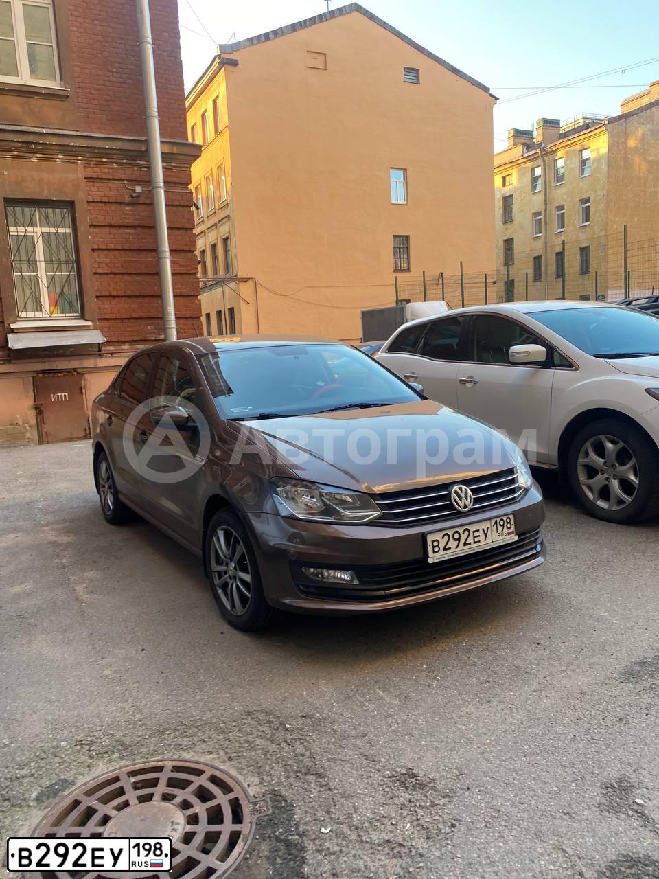 Фото автомобиля VOLKSWAGEN POLO, 2018 — госномер О317ТУ29. Цвет: Коричневый