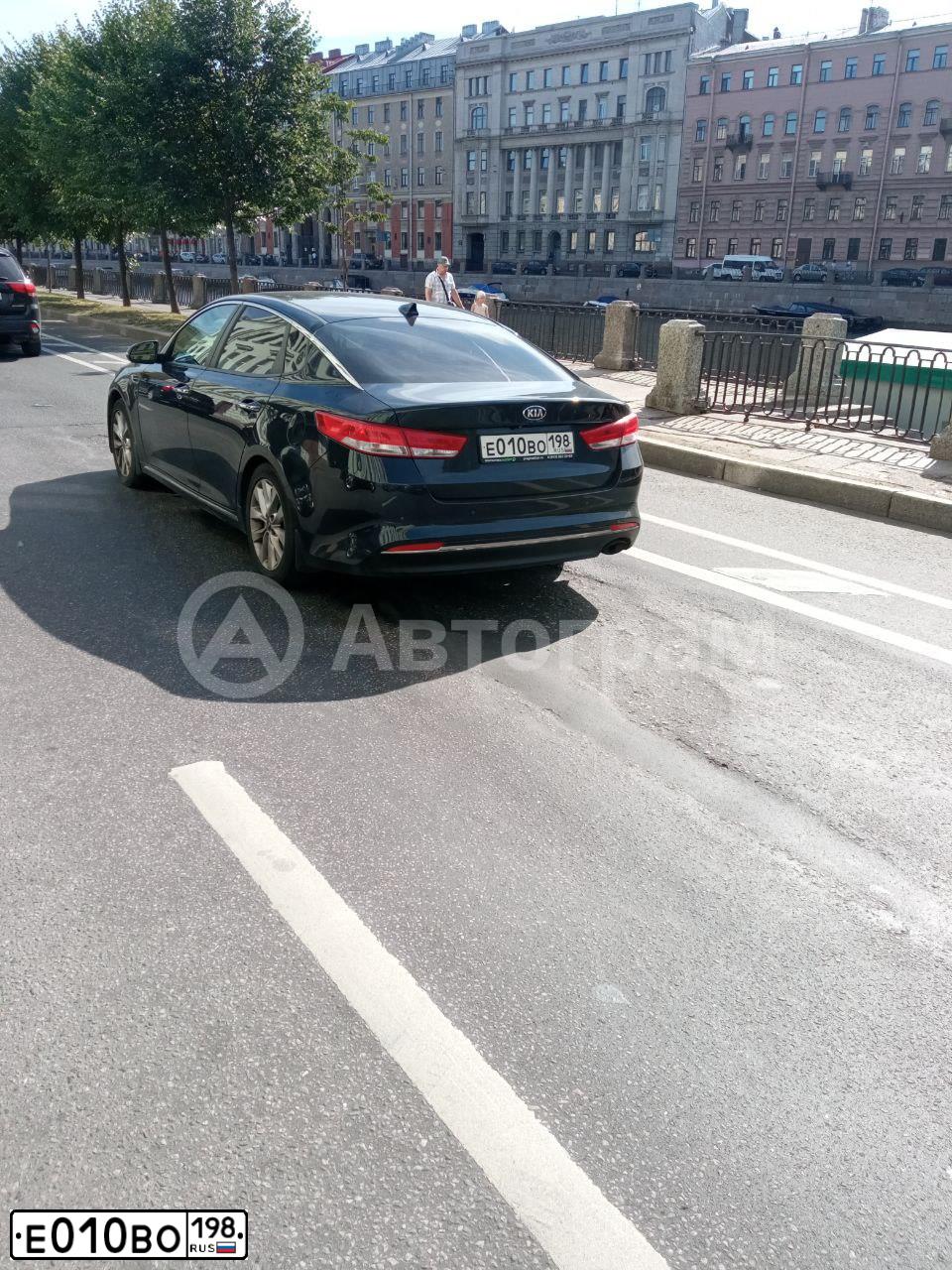 Фото автомобиля KIA MAGENTIS  OPTIMA, 2017 — госномер Е010ВО198. Цвет: синий